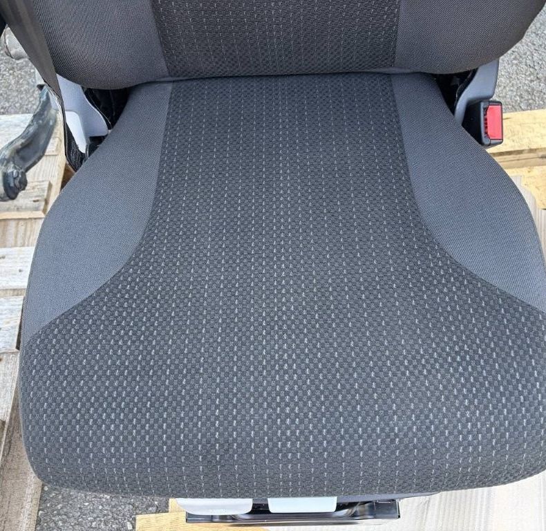PAIR ISRI AIR SEATS UNUSED