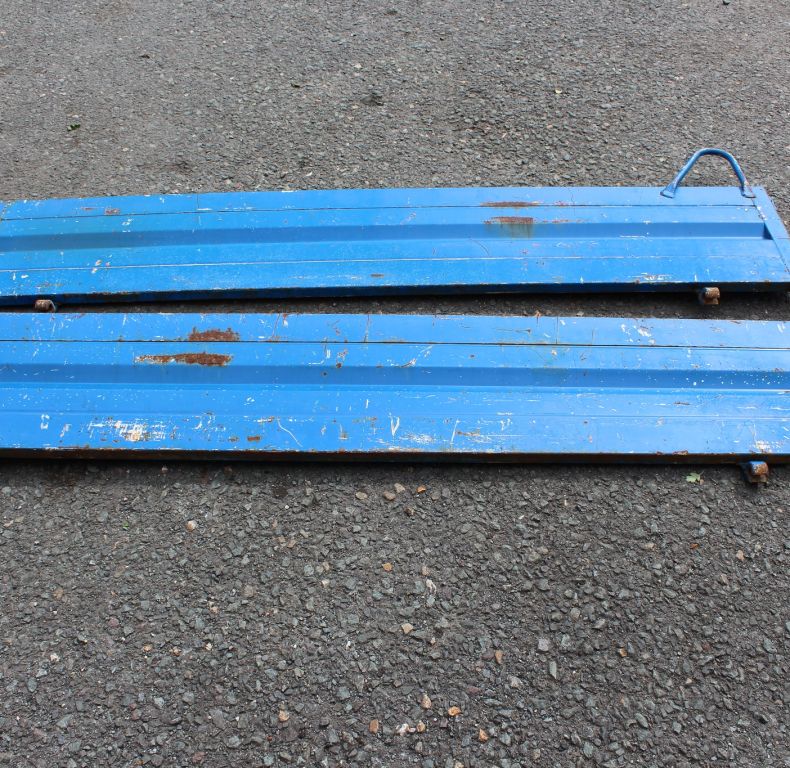 PAIR USED SIDES 1200-1600