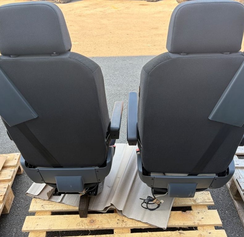 PAIR ISRI AIR SEATS UNUSED