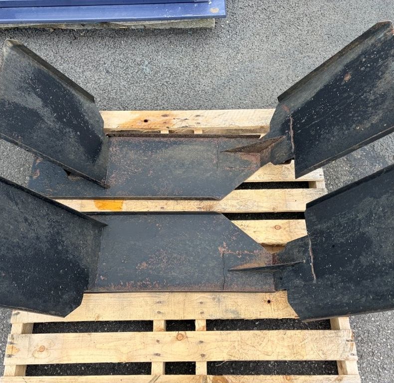 REAR MUDGUARDS U900-1600