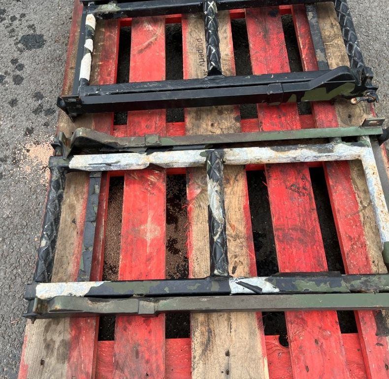U1300L AMBULANCE REAR STEPS