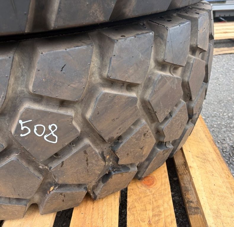 365/80R20 BKT EARTHMAX X2