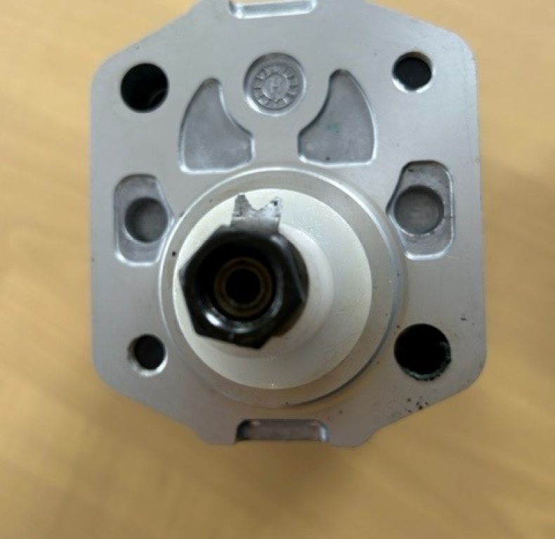 HYDRAULIC PUMP U900 MB 800/900