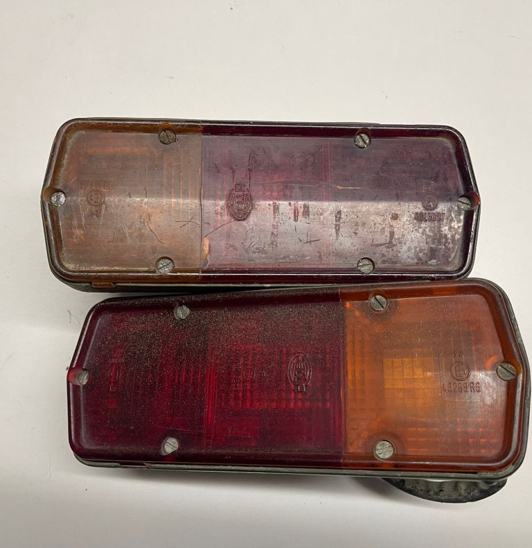 USED PAIR OF REAR LIGHT UNIT U1300L MILITARY STYLE