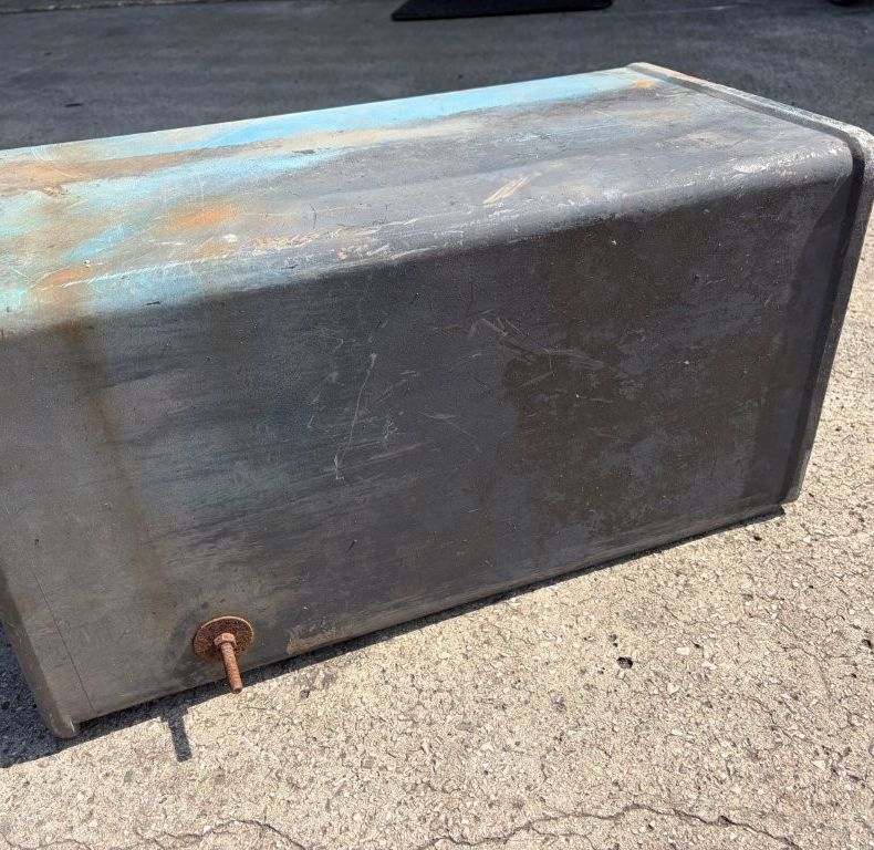 USED BATTERY BOX LID