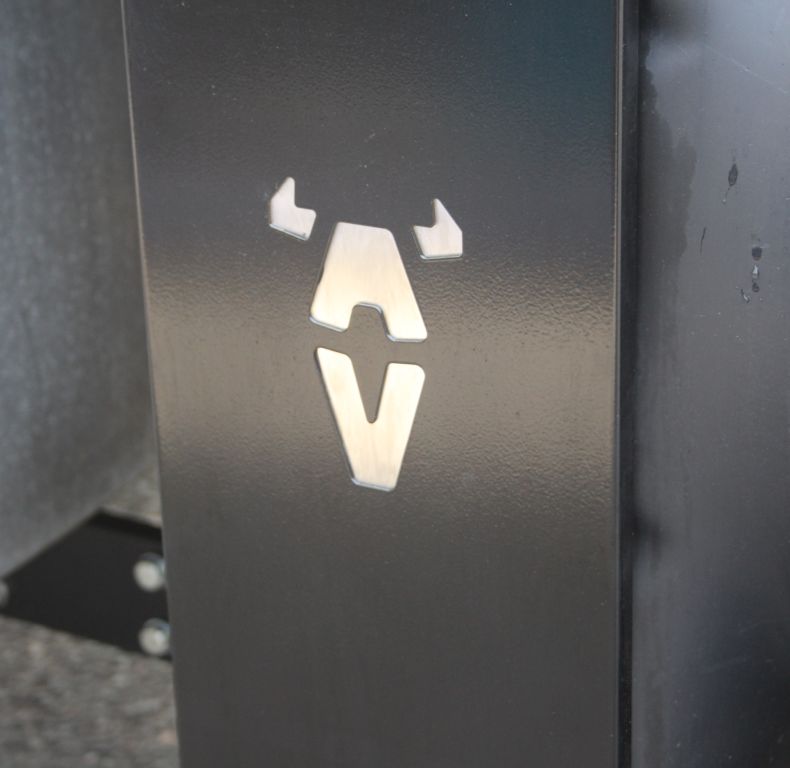 AV UGN RADIATOR COVER