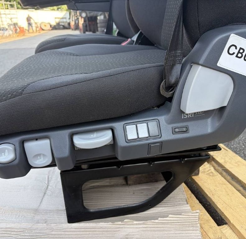 PAIR ISRI AIR SEATS UNUSED