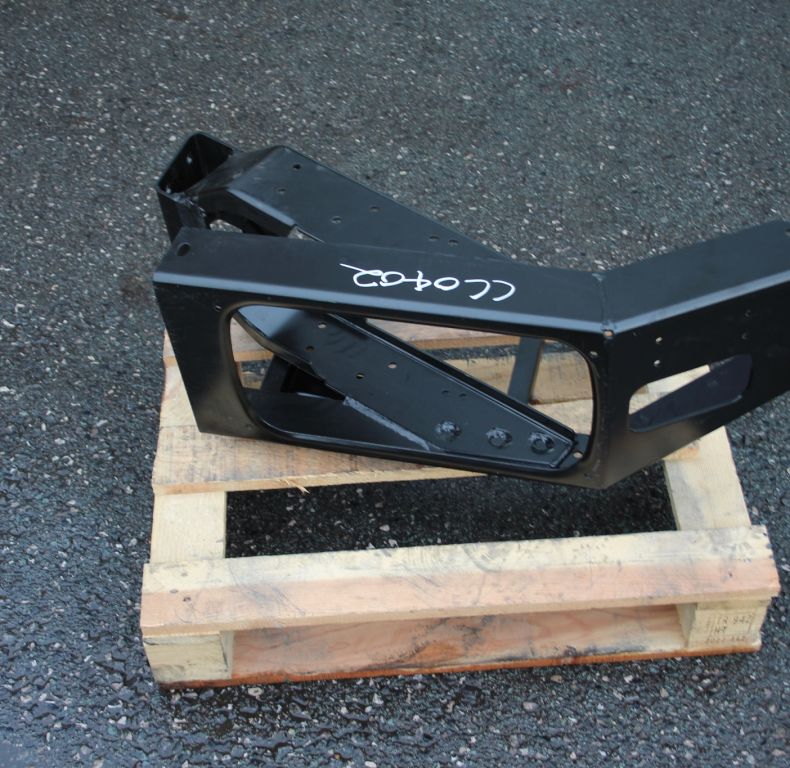 L/H BUMPER CORNER TO SUIT U1300-2450 425/437 MODEL