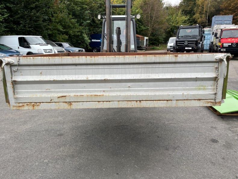 3 WAY TIPPING BODY 406-427