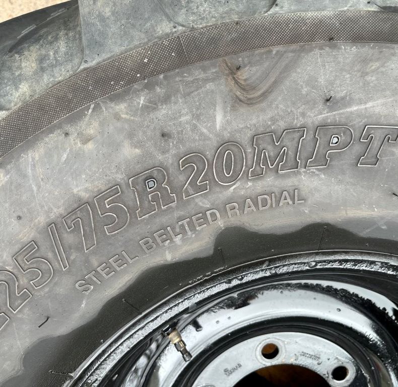 425/75R20 BKT TYRES 80%+