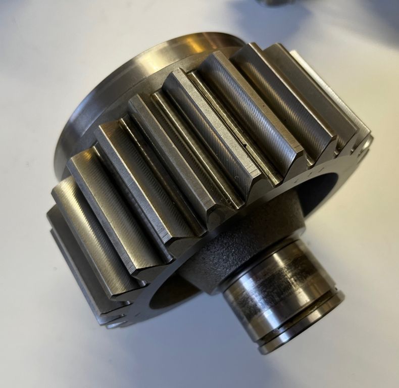 USED SIDE GEAR 418 353 0515