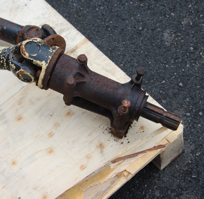 USED U900 406 REAR PTO