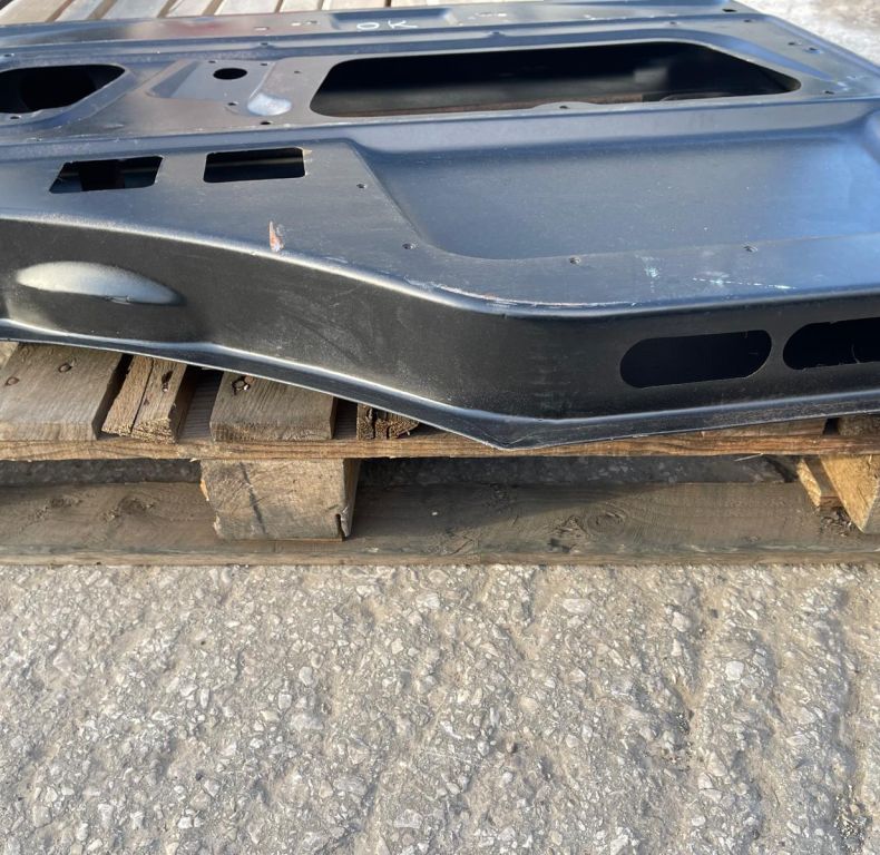 NEW/OLD STOCK DOOR ALL SQUARE CAB MODELS