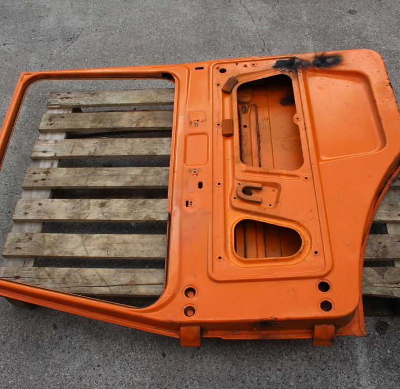 USED RH DOOR SBU