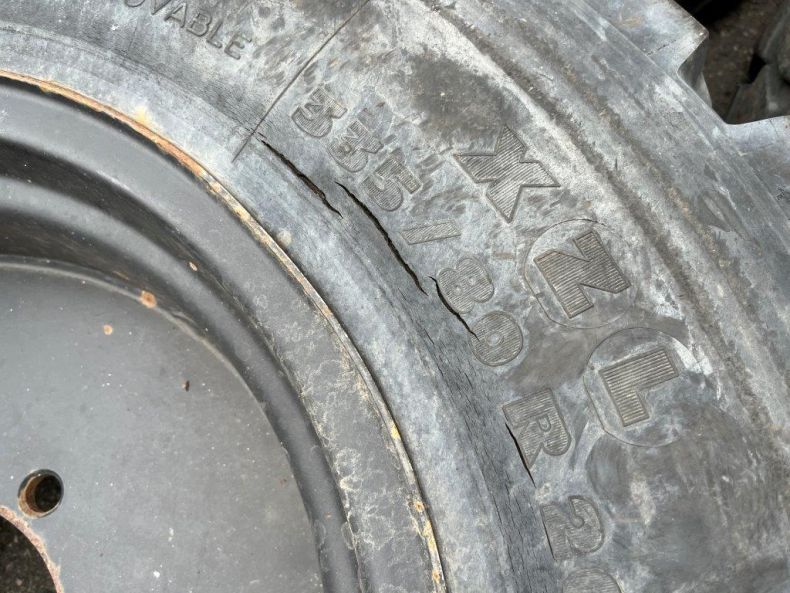 SET 5 WIDE TRACK RIMS WITH 335/80R20 MICHELIN XZL