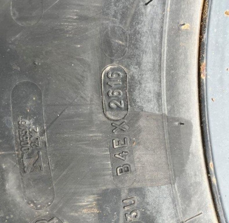 SET 5 WIDE TRACK RIMS WITH 335/80R20 MICHELIN XZL