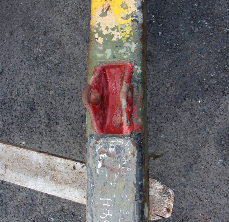 USED U900/1100 406/416 MILITARY BUMPER