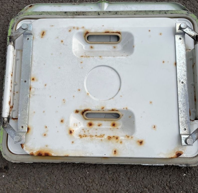 SBU ROOF HATCH