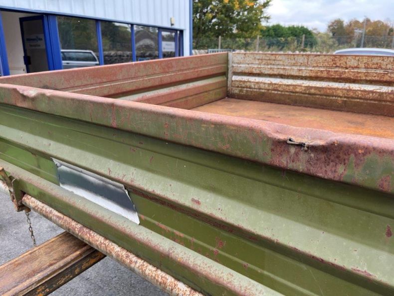 3 WAY TIPPING BODY 406-427