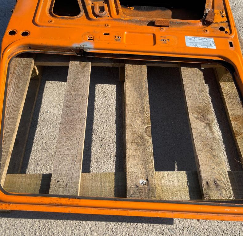 LEFT HAND DOOR SBU U1000-2450