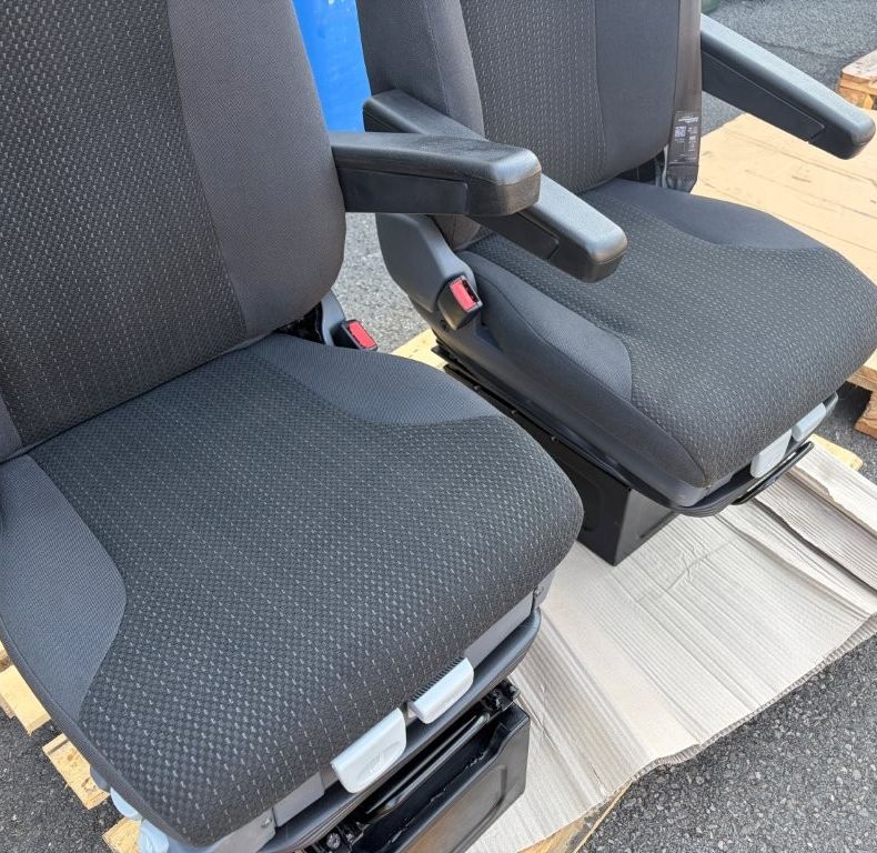 PAIR ISRI AIR SEATS UNUSED