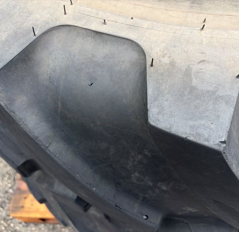 445/70R24 CONTINENTAL X2