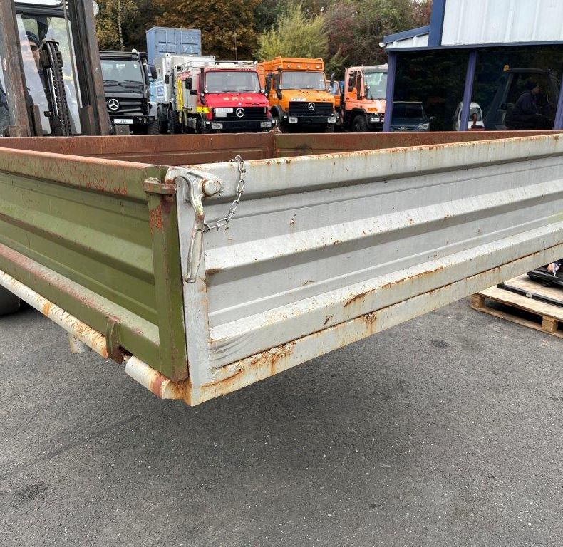 3 WAY TIPPING BODY 406-427