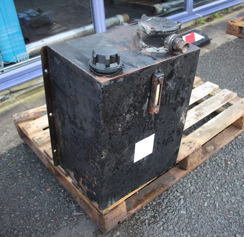 USED HYDRAULIC TANK