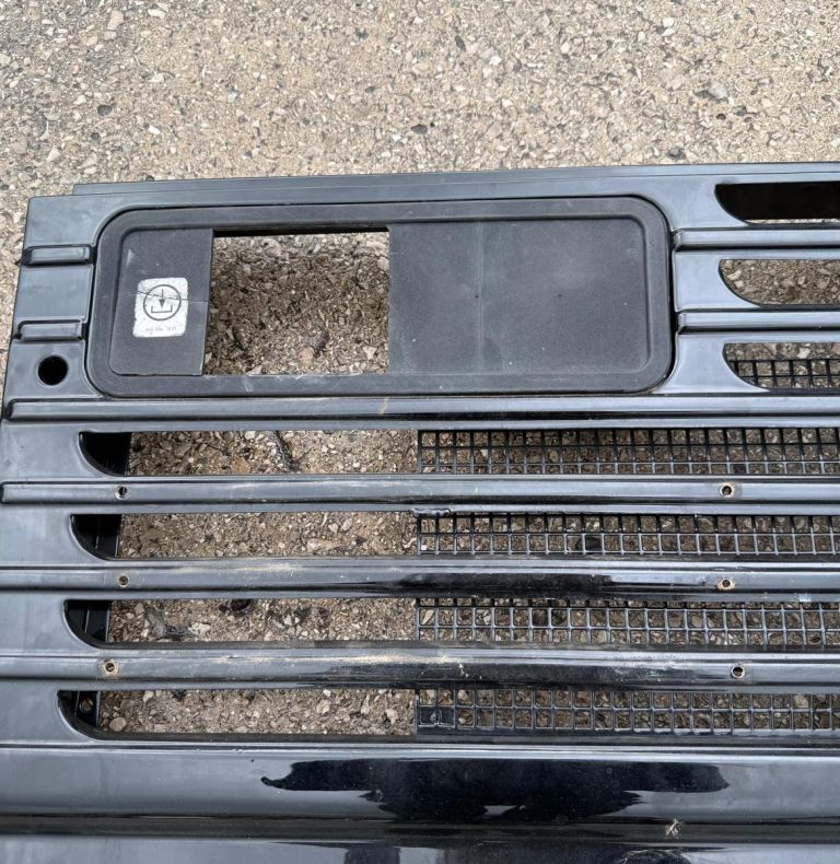 Used grille to suit U1200-U1700 models.