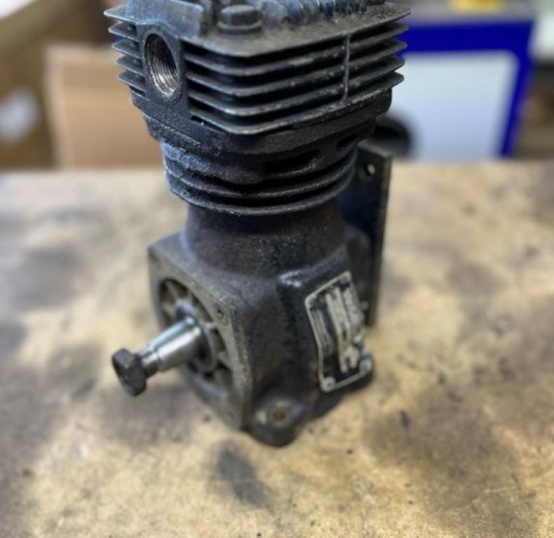 USED AIR COMPRESSOR AIR COOLED