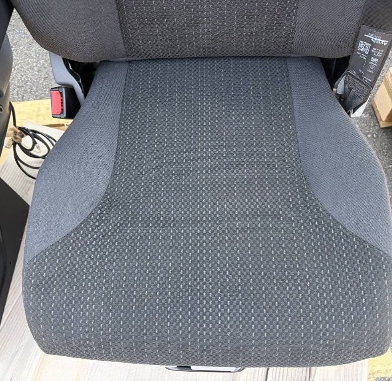 PAIR ISRI AIR SEATS UNUSED
