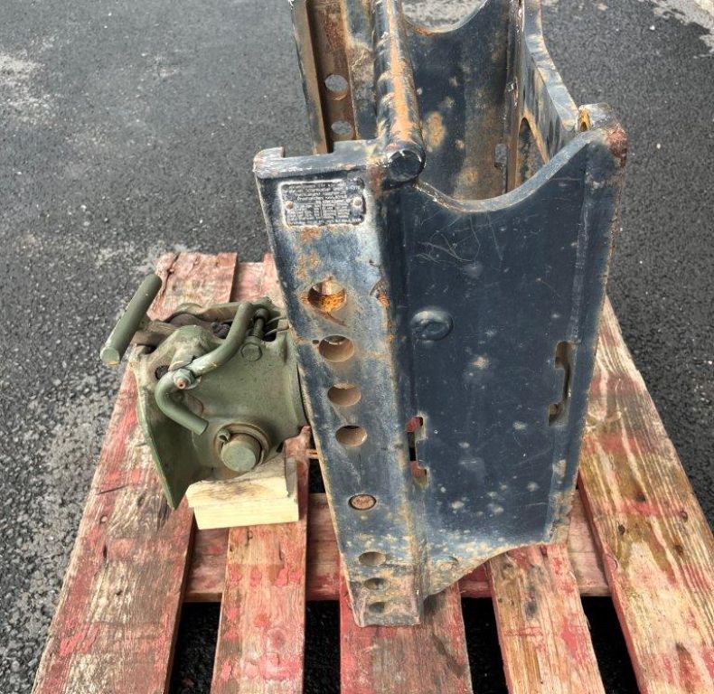 SCHARMUELLER LADDER HITCH USED