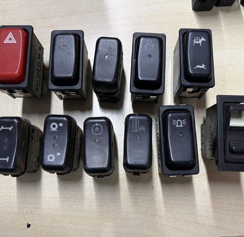 DASH SWITCHES UHN UGN USED