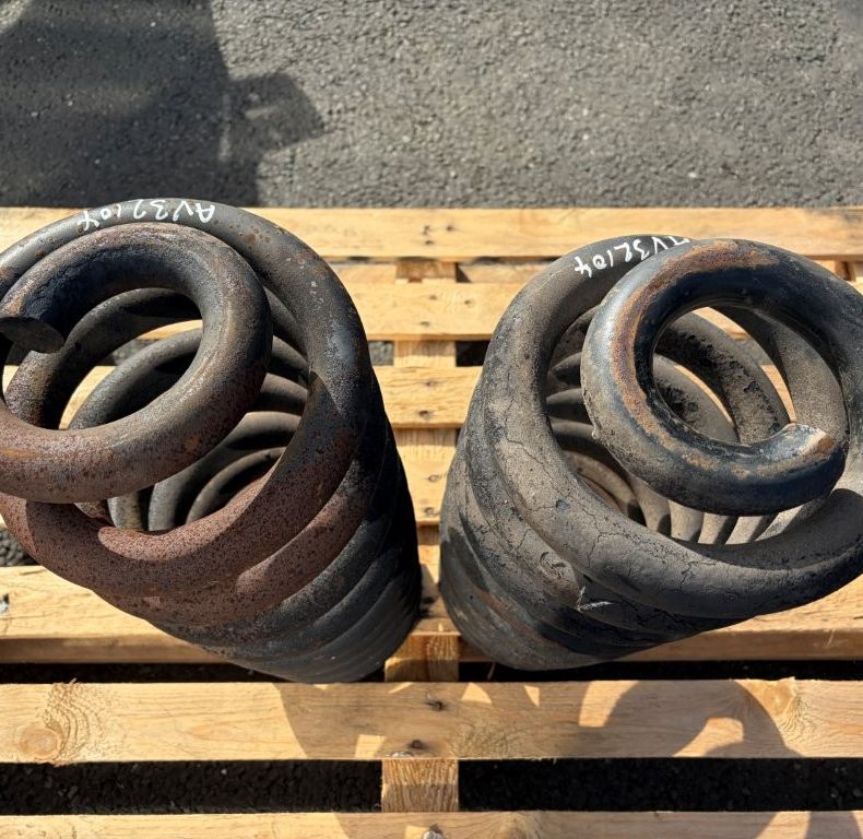 USED REAR SPRING U430