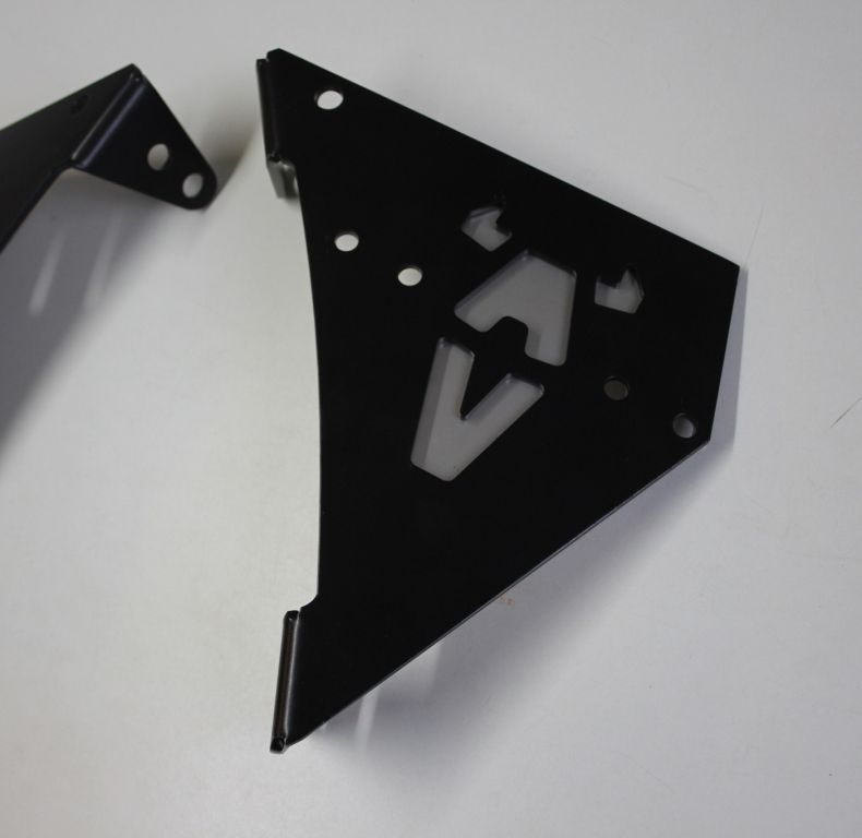 FRONT MUDGUARD BRACKETS UHN U3000-5000