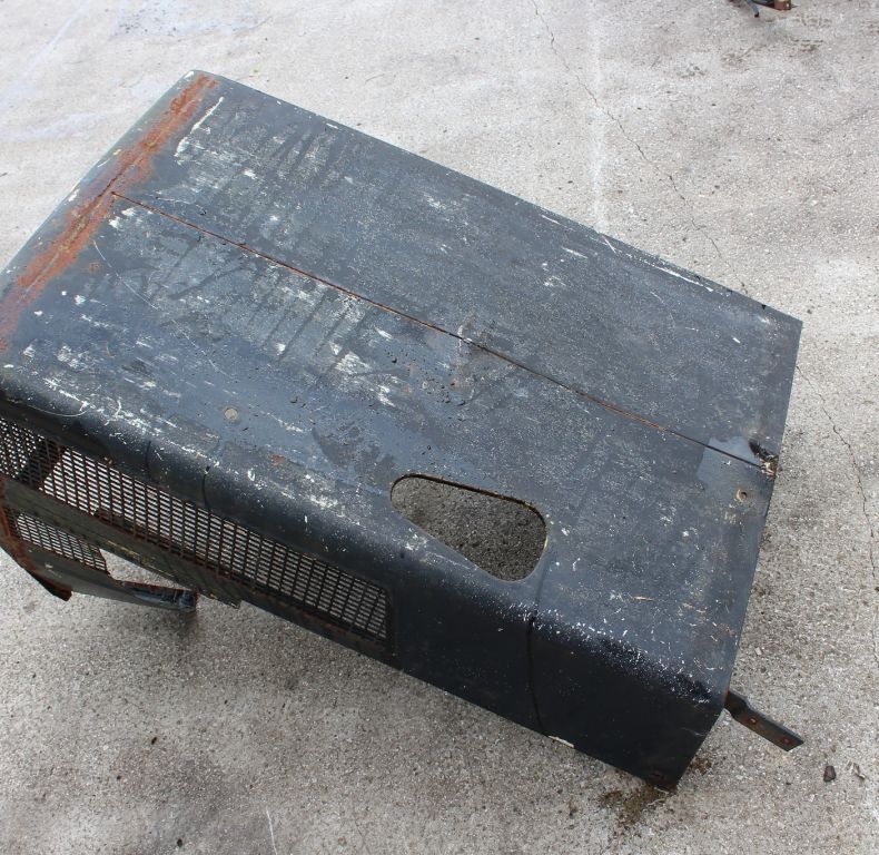 USED MB TRAC 440 800/900 BONNET & GRILLE