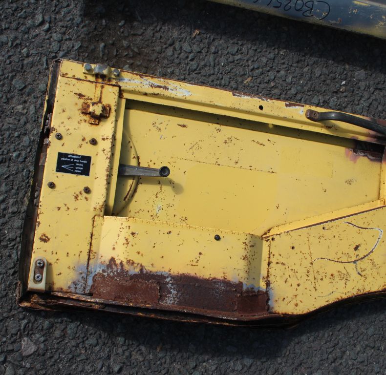 USED U900/1100 406/416 DOORS