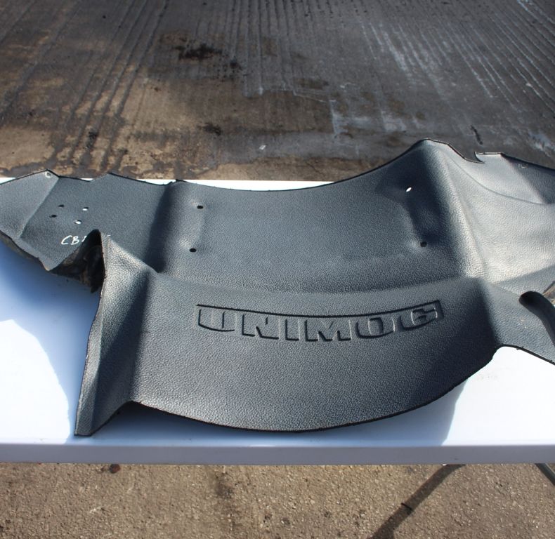 USED UHN U3000-5000 CAB/ENGINE COVER MAT