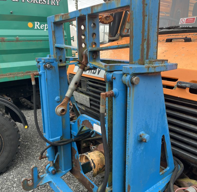 CLOSE COUPLED FRONT LINKAGE