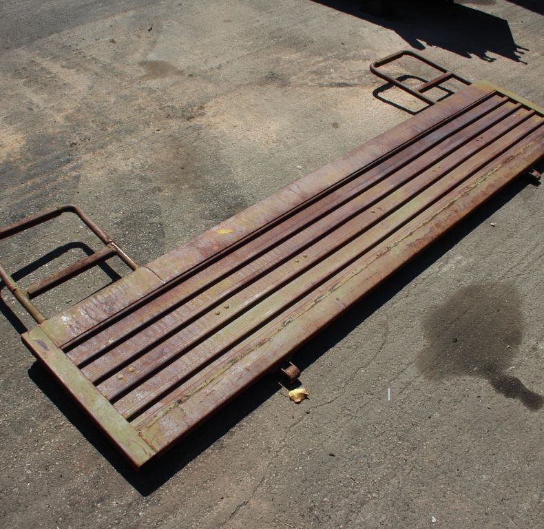 USED TAILGATE U1700L