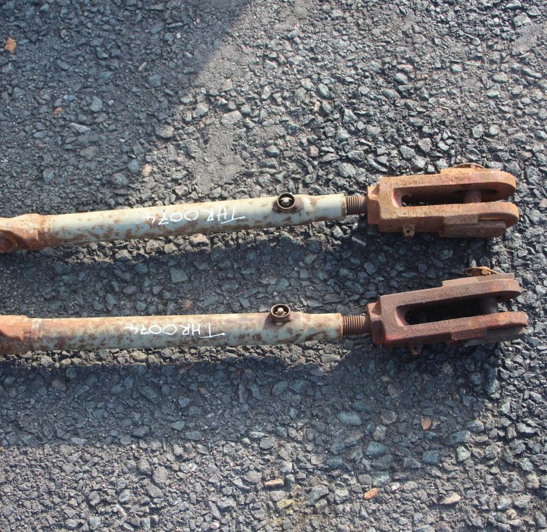 USED PAIR OF CAT II THREE POINT LINKAGE ADJUSTERS