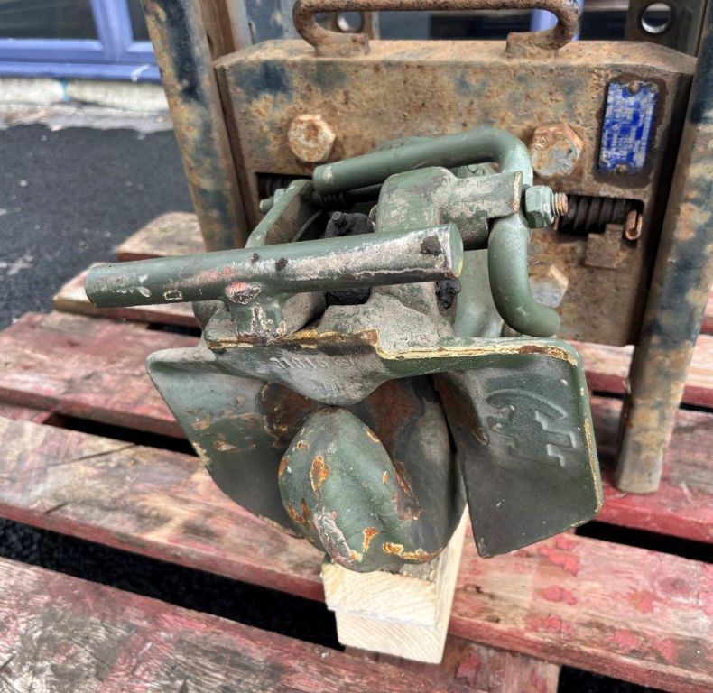 SCHARMUELLER LADDER HITCH USED