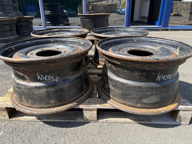 SET 4 USED RIMS 424 401 0801