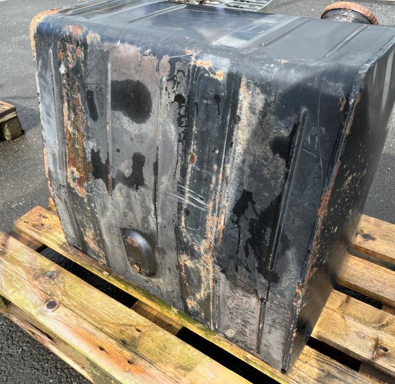 U1300L DIESEL TANK