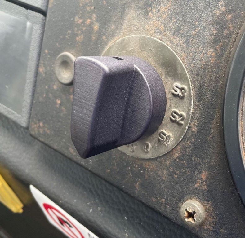HEADLIGHT KNOB MILITARY SWITCH