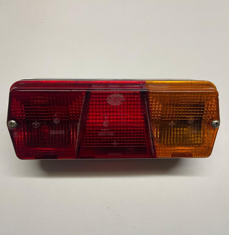 USED REAR LIGHT UNIT