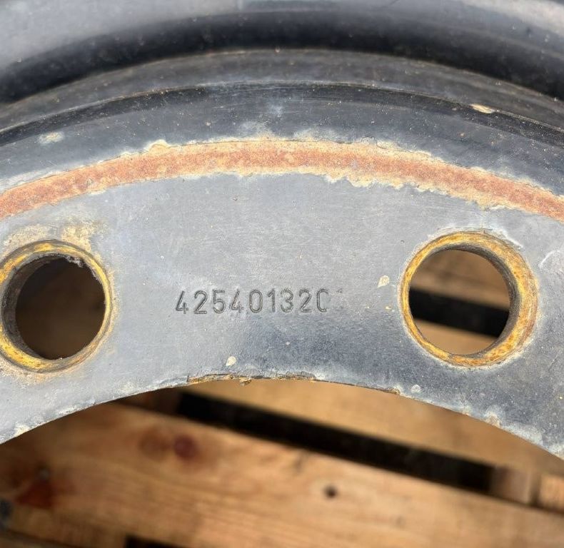 13x24" RIMS 10 BOLT X4