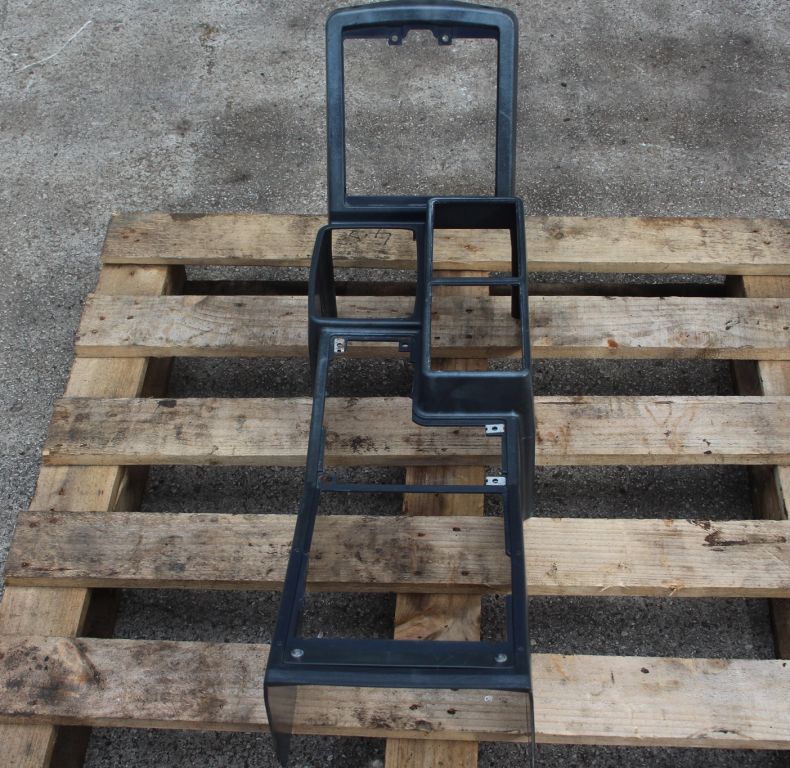 USED UGN CENTRE CONSOLE U300-500