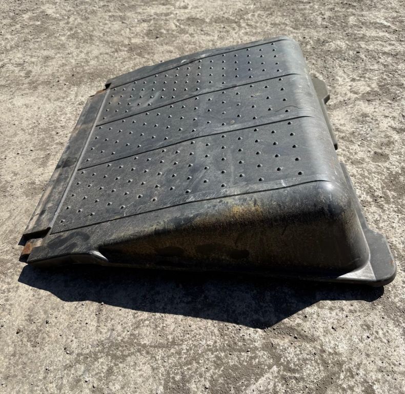 UHN U300 400 500 BATTERY BOX LID