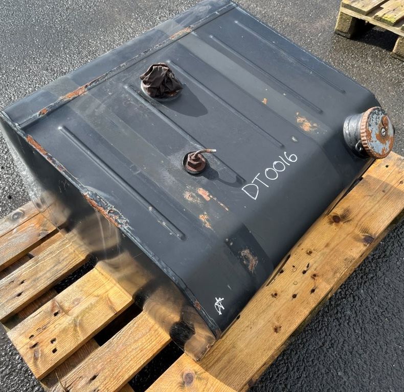 U1300L DIESEL TANK